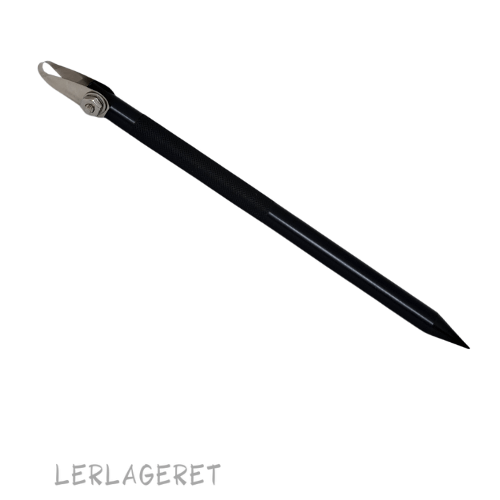 Værktøj fra Lerlageret konstrueret til at lave finesser og detaljer. Værktøjet ligger godt i hånden og er utrolig lækkert at arbejde med. Det har tynde, skarpe blade, der er meget holdbare og holder sig skarpe længe. Meget velegnet til dig der går op i detaljeret udsmykning på dit keramik. Længde 16,5 cm