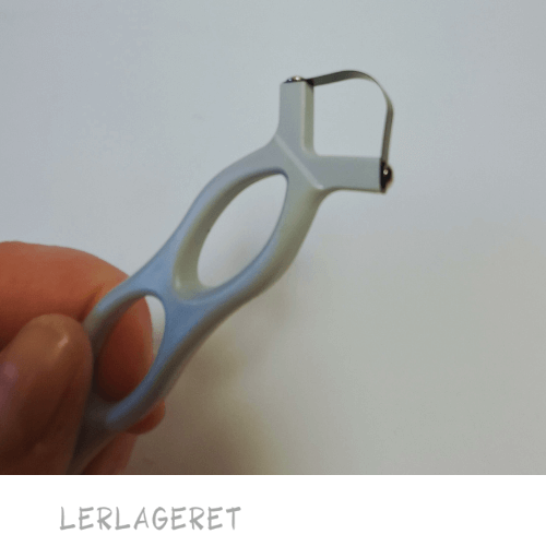 Dobbelt slynge fra Lerlageret Perfekt til dekoration, som carving. Metal med plast håndtag 12,5 cm.