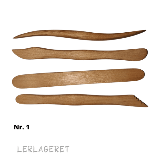 Assorterede pakke fra Lerlageret.com med 4 forskellige kvalitets modellerpinde, smukt udført i træ, med glatte overflader.
Klar til modellering, dekorering, mønster magi og mange andre ting.
Brug dem på både vådt og læderhårdt ler.