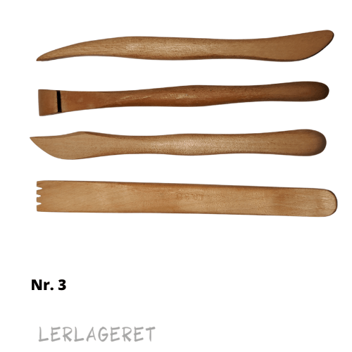 Assorterede pakke fra Lerlageret.com med 4 forskellige kvalitets modellerpinde, smukt udført i træ, med glatte overflader.
Klar til modellering, dekorering, mønster magi og mange andre ting.
Brug dem på både vådt og læderhårdt ler.