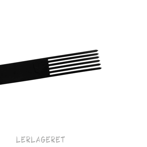 Yderst effektiv til at ridse og dekorere med på store flader. Kan også bruges til at prikke f.eks. kiks med så de ikke bøjer i brænding. Kiks, er ler plader, beregnet til at sætte under dine emner når du glasurbrænder, for at beskytte dine ovnplader.