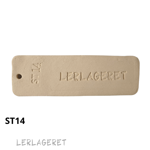 ST14 Den hvide med chamotte fra lerlageret.com
En stentøjsler, der er ideel til drejning, pladeteknik og modellering.
ST14 er med chamotte. Fremstår lys efter brænding.
God til RAKU
Alternativt til ST14 Den hvide - med chamotte, er der ST05 Den hvide uden chamotte