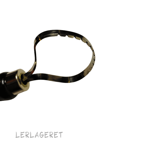 Store slynger fra Lerlageret, med et træhåndtag, der ligger godt i hånden.

Slyngerne har tænder, der gør dem meget anvendeligt til modellering, dekoration og struktur.

Måler 16 cm